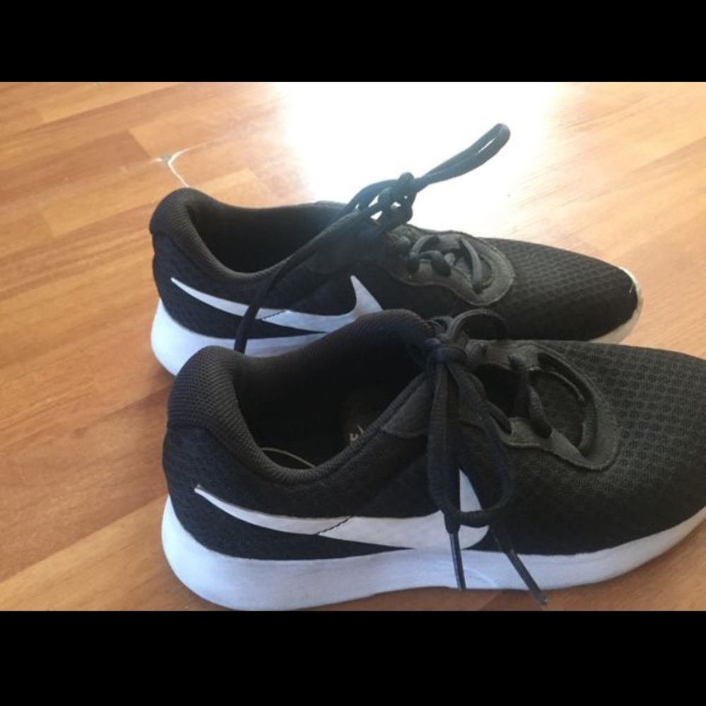 Nike Tanjuns